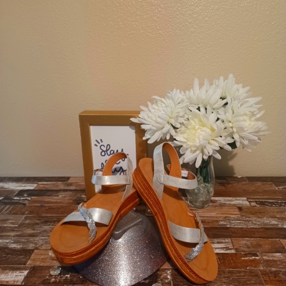 These  Super  Cute Sandals